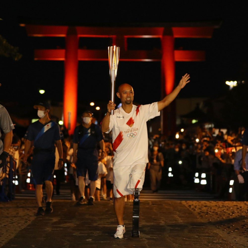 An image of the emblem of  the LA28 Paralmpic Torch Relay 'A'